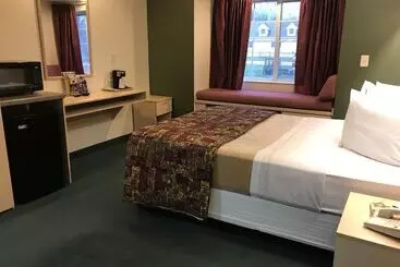 Hotelli Mariner's Village Resort