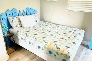 בית מלון כפרי Sun Deck Inn & Suites