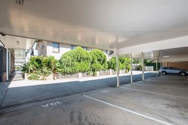 汽车旅馆 Jacaranda Place Motor Inn