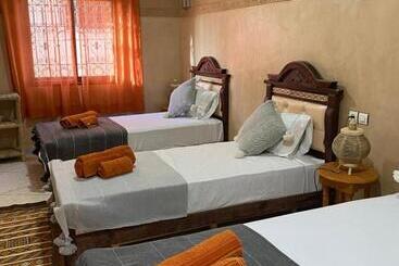 تختخواب و صبحانه Berber Nomad Kasbah