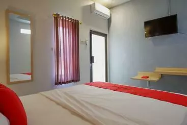 Pensione Reddoorz Syariah Near Alun Alun Tegal