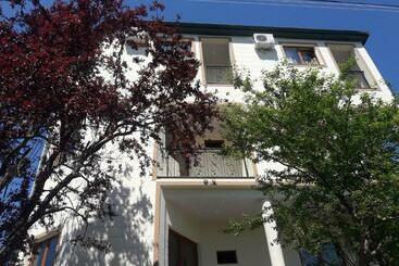 Hotel Guest House Marina