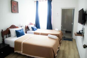 فندق صغير Sura Inn