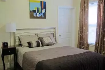 Bowers House Bed And Breakfast