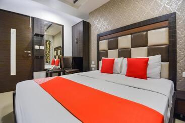 Flagship Hotel Lexis