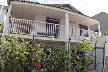 پانسیون Marmows Place