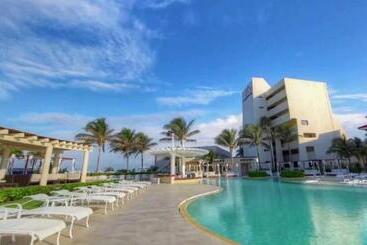 Aparthotel Condo In Ocean Front Resort