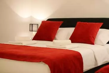 پانسیون Central Located Guest House