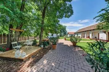 Majatalo Tóth Vendégház és Apartmanház újfehértó