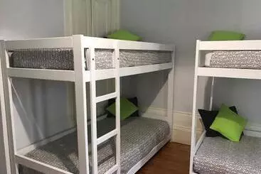پانسیون Jualis Guest House