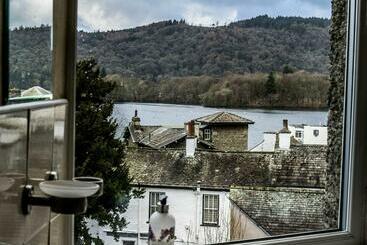 Pensione Lake View Guesthouse