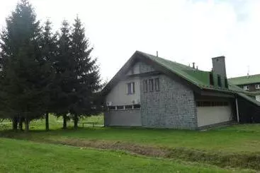 Majatalo Penzion Tendr