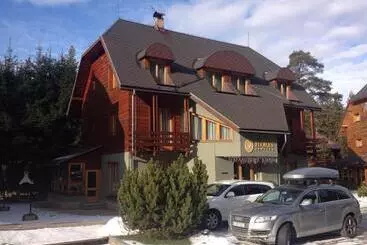 Majatalo Penzion Flores