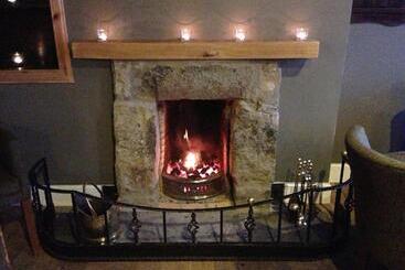 Hotel The Ferry Boat Inn