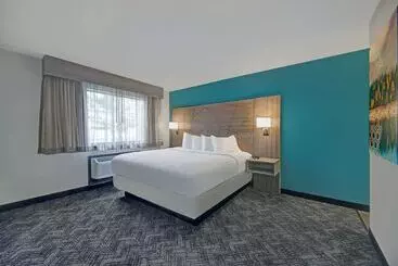 هتل آپارتمان Best Western Fishkill Inn & Suites