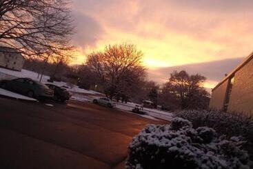 בית מלון כפרי Apm Inn & Suites