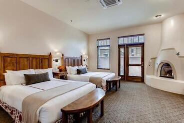 فندق Piñon Court By La Fonda