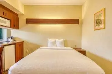 هتل Trident Inn & Suites, Baton Rouge