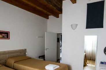 ベッドアンドブレックファースト Golf Valcurone