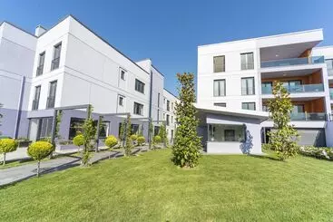 Aparthotel Green Hills Suites