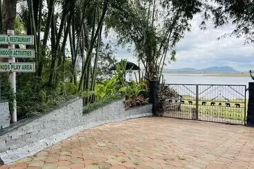 Hotel Coorg Jungle Camp Backwater Resort