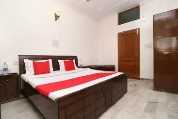 Hotel Singh's 11 By Oyo Rooms