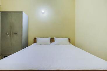 Hotell Spot On 44303 Canadian Guest House