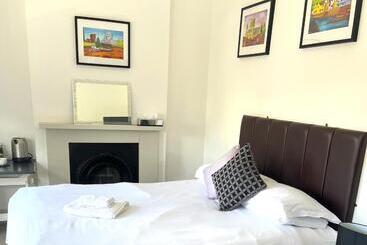 בית מלון כפרי The Chapel House