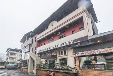 Spot On 49319 Hotel Welcome