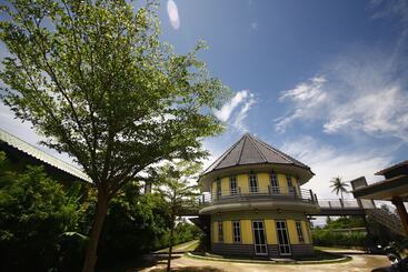 Hotel Wangthong Beach Resort