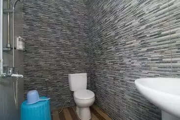 Pension Reddoorz Plus Syariah Near Alun Alun Sampang