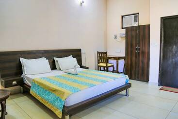 Gulmohar Sariska Resort