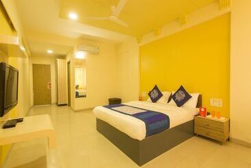 Hotel Silver Court By Oyo Rooms
