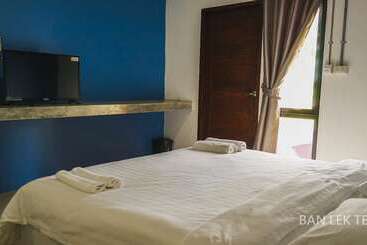 בית מלון כפרי Ban Lek Tee 7