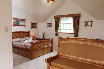 Hotel Guindulman Bay Tourist Inn