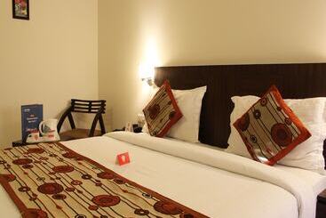 Royal Windsor Hotel By Oyo Rooms