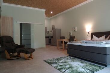 בית מלון כפרי Apartment Garten Near Airport