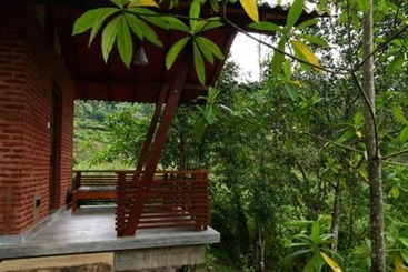 Hotelli Bandura Kalawana Rainforest Bungalow