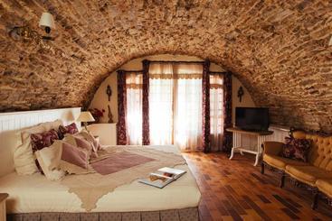 בית מלון כפרי Bastide Avellanne