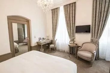 Pension Château De Montabert