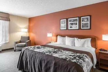 Отель Spark By Hilton Fredericksburg Southpoint