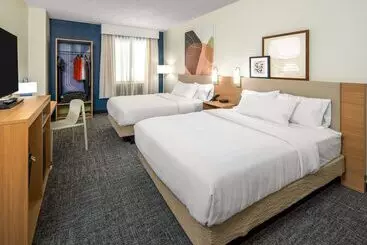 ホテル Spark By Hilton Fredericksburg Southpoint