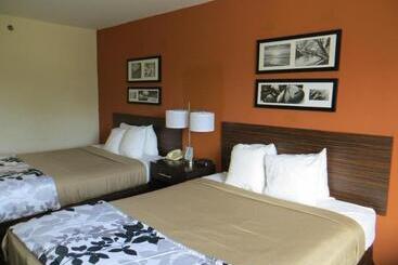 هتل Sleep Inn & Suites