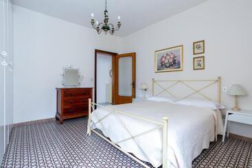 Villa Carol Appartamento E B&b