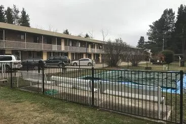 Cooba Holiday Motel