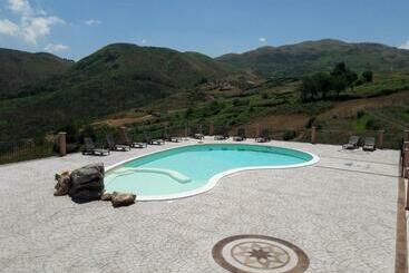 Hotel Monte San Giovanni Nebrodi Rooms