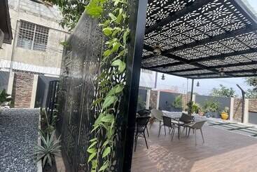 Landhus Traveller's Palm Court