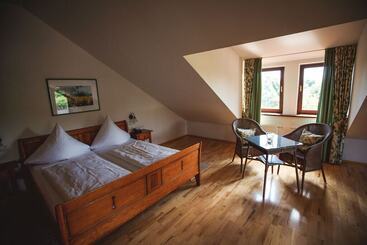 Weingut & Landhotel Lucashof