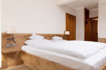 Hostal Gasthaus Adler