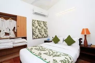 Otel Aranya Nivas Resort